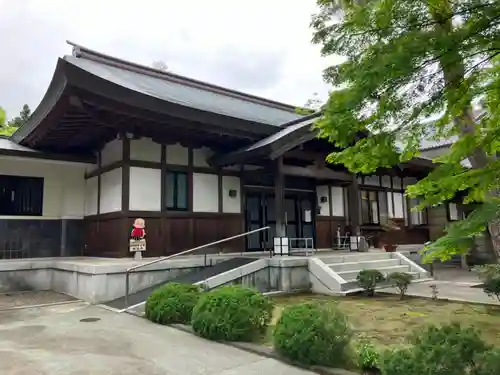 道場寺の本殿・本堂