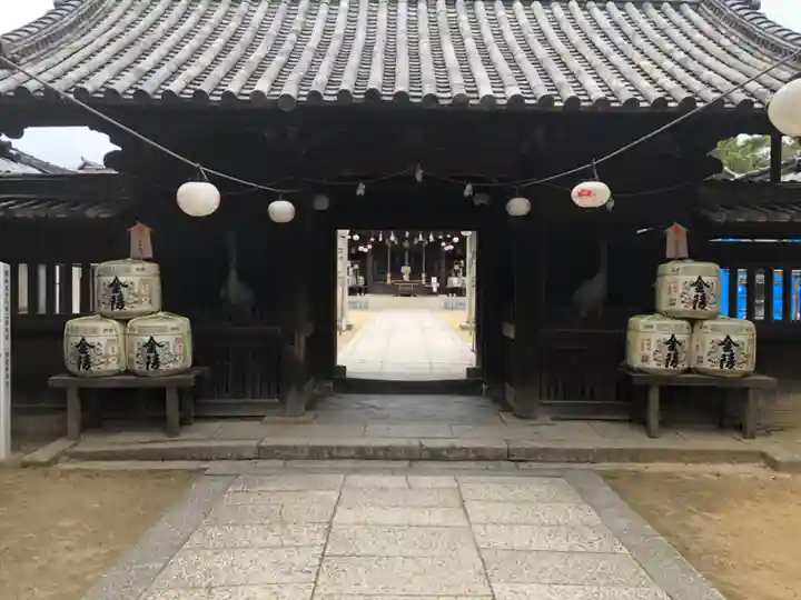白鳥神社の山門・神門