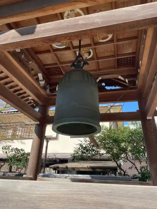 聖輪寺の{uncategorized: "未分類", other: "その他", undefined: "問題あり", building: "その他建物", grave: "お墓", sacred_gate: "鳥居", guardian: "狛犬", statue: "像", buddha: "仏像", history: "歴史", nature: "自然", garden: "庭園", animal: "動物", pagoda: "塔", temizu: "手水舎", mountain_gate: "山門・神門", sanctuary: "本殿・本堂", subordinate: "末社・摂社", art: "芸術", scenery: "景色", jizo: "地蔵", ema: "絵馬", goshuin: "御朱印", omikuji: "おみくじ", items: "授与品その他", amulet: "お守り", goshuincho: "御朱印帳", eats: "食事", festival: "お祭り", votive_dance: "神楽", shichigosan: "七五三参", wedding: "結婚式", experience: "体験その他", initially: "初詣", around: "周辺", anti_infection: "感染症対策"}
