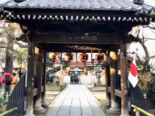 新井薬師（梅照院）の山門