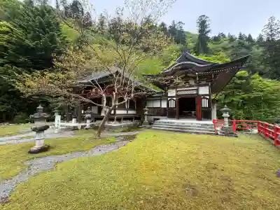 瑠璃寺の{uncategorized: "未分類", other: "その他", undefined: "問題あり", building: "その他建物", grave: "お墓", sacred_gate: "鳥居", guardian: "狛犬", statue: "像", buddha: "仏像", history: "歴史", nature: "自然", garden: "庭園", animal: "動物", pagoda: "塔", temizu: "手水舎", mountain_gate: "山門・神門", sanctuary: "本殿・本堂", subordinate: "末社・摂社", art: "芸術", scenery: "景色", jizo: "地蔵", ema: "絵馬", goshuin: "御朱印", omikuji: "おみくじ", items: "授与品その他", amulet: "お守り", goshuincho: "御朱印帳", eats: "食事", festival: "お祭り", votive_dance: "神楽", shichigosan: "七五三参", wedding: "結婚式", experience: "体験その他", initially: "初詣", around: "周辺", anti_infection: "感染症対策"}