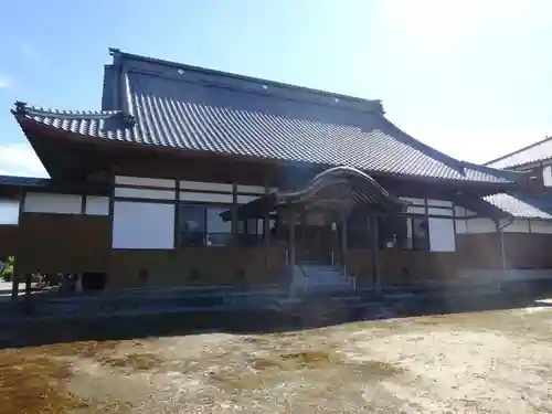 常勝寺の本殿