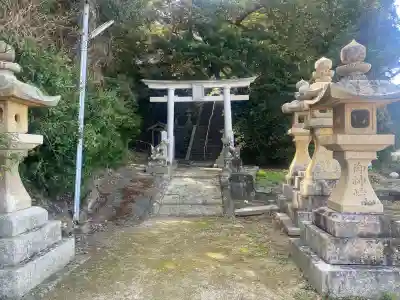 大川八幡神社の{uncategorized: "未分類", other: "その他", undefined: "問題あり", building: "その他建物", grave: "お墓", sacred_gate: "鳥居", guardian: "狛犬", statue: "像", buddha: "仏像", history: "歴史", nature: "自然", garden: "庭園", animal: "動物", pagoda: "塔", temizu: "手水舎", mountain_gate: "山門・神門", sanctuary: "本殿・本堂", subordinate: "末社・摂社", art: "芸術", scenery: "景色", jizo: "地蔵", ema: "絵馬", goshuin: "御朱印", omikuji: "おみくじ", items: "授与品その他", amulet: "お守り", goshuincho: "御朱印帳", eats: "食事", festival: "お祭り", votive_dance: "神楽", shichigosan: "七五三参", wedding: "結婚式", experience: "体験その他", initially: "初詣", around: "周辺", anti_infection: "感染症対策"}