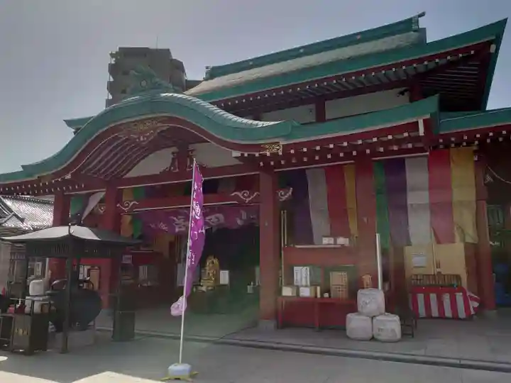 成田山横浜別院延命院の本殿・本堂