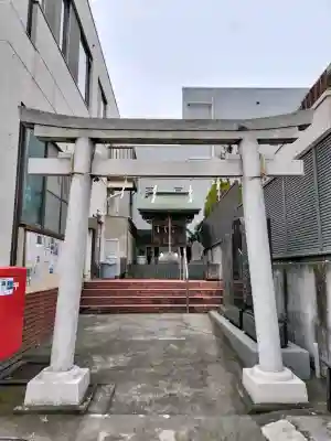 石上神社の{uncategorized: "未分類", other: "その他", undefined: "問題あり", building: "その他建物", grave: "お墓", sacred_gate: "鳥居", guardian: "狛犬", statue: "像", buddha: "仏像", history: "歴史", nature: "自然", garden: "庭園", animal: "動物", pagoda: "塔", temizu: "手水舎", mountain_gate: "山門・神門", sanctuary: "本殿・本堂", subordinate: "末社・摂社", art: "芸術", scenery: "景色", jizo: "地蔵", ema: "絵馬", goshuin: "御朱印", omikuji: "おみくじ", items: "授与品その他", amulet: "お守り", goshuincho: "御朱印帳", eats: "食事", festival: "お祭り", votive_dance: "神楽", shichigosan: "七五三参", wedding: "結婚式", experience: "体験その他", initially: "初詣", around: "周辺", anti_infection: "感染症対策"}