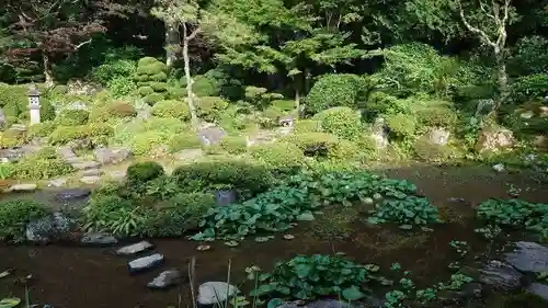 玉川寺の庭園