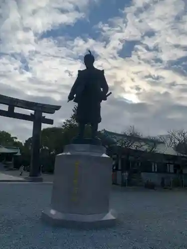 豊國神社の像