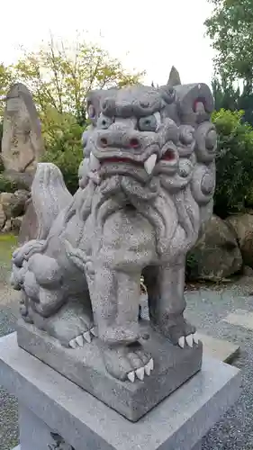 興除神社の狛犬