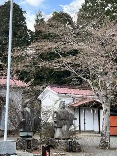 冨士御室浅間神社の像