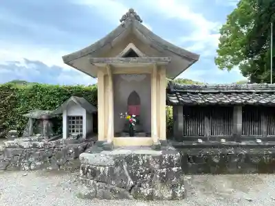 大日寺の{uncategorized: "未分類", other: "その他", undefined: "問題あり", building: "その他建物", grave: "お墓", sacred_gate: "鳥居", guardian: "狛犬", statue: "像", buddha: "仏像", history: "歴史", nature: "自然", garden: "庭園", animal: "動物", pagoda: "塔", temizu: "手水舎", mountain_gate: "山門・神門", sanctuary: "本殿・本堂", subordinate: "末社・摂社", art: "芸術", scenery: "景色", jizo: "地蔵", ema: "絵馬", goshuin: "御朱印", omikuji: "おみくじ", items: "授与品その他", amulet: "お守り", goshuincho: "御朱印帳", eats: "食事", festival: "お祭り", votive_dance: "神楽", shichigosan: "七五三参", wedding: "結婚式", experience: "体験その他", initially: "初詣", around: "周辺", anti_infection: "感染症対策"}