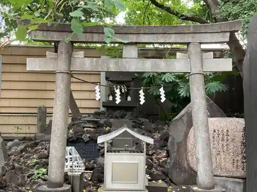 花園神社の鳥居
