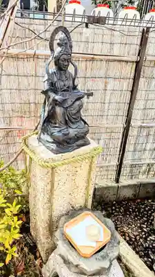 駒込妙義神社の像