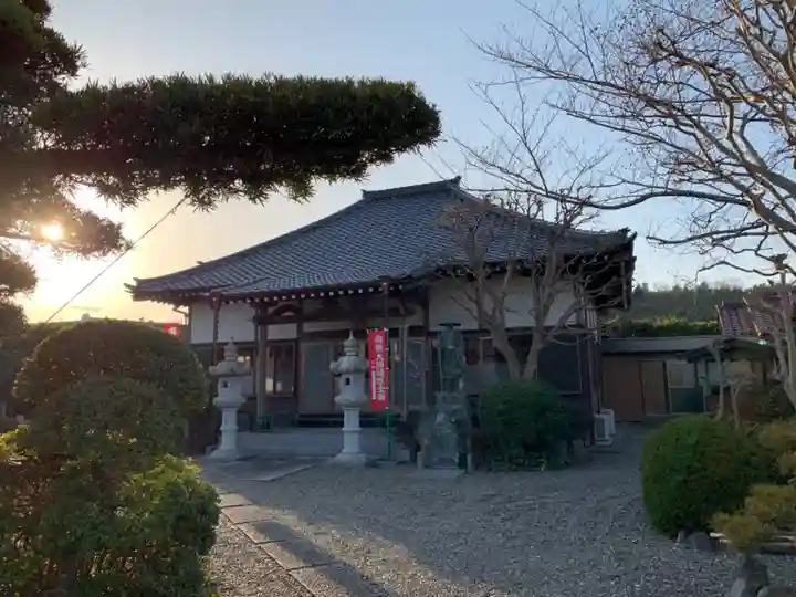 西光寺の本殿・本堂