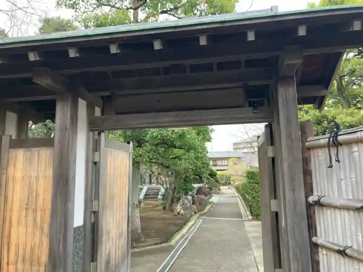 随流院の{uncategorized: "未分類", other: "その他", undefined: "問題あり", building: "その他建物", grave: "お墓", sacred_gate: "鳥居", guardian: "狛犬", statue: "像", buddha: "仏像", history: "歴史", nature: "自然", garden: "庭園", animal: "動物", pagoda: "塔", temizu: "手水舎", mountain_gate: "山門・神門", sanctuary: "本殿・本堂", subordinate: "末社・摂社", art: "芸術", scenery: "景色", jizo: "地蔵", ema: "絵馬", goshuin: "御朱印", omikuji: "おみくじ", items: "授与品その他", amulet: "お守り", goshuincho: "御朱印帳", eats: "食事", festival: "お祭り", votive_dance: "神楽", shichigosan: "七五三参", wedding: "結婚式", experience: "体験その他", initially: "初詣", around: "周辺", anti_infection: "感染症対策"}