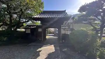 覚成寺の山門・神門