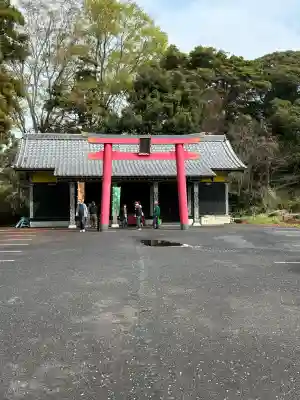 大杉神社 境内社 勝馬神社の{uncategorized: "未分類", other: "その他", undefined: "問題あり", building: "その他建物", grave: "お墓", sacred_gate: "鳥居", guardian: "狛犬", statue: "像", buddha: "仏像", history: "歴史", nature: "自然", garden: "庭園", animal: "動物", pagoda: "塔", temizu: "手水舎", mountain_gate: "山門・神門", sanctuary: "本殿・本堂", subordinate: "末社・摂社", art: "芸術", scenery: "景色", jizo: "地蔵", ema: "絵馬", goshuin: "御朱印", omikuji: "おみくじ", items: "授与品その他", amulet: "お守り", goshuincho: "御朱印帳", eats: "食事", festival: "お祭り", votive_dance: "神楽", shichigosan: "七五三参", wedding: "結婚式", experience: "体験その他", initially: "初詣", around: "周辺", anti_infection: "感染症対策"}