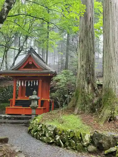 三峯神社の末社