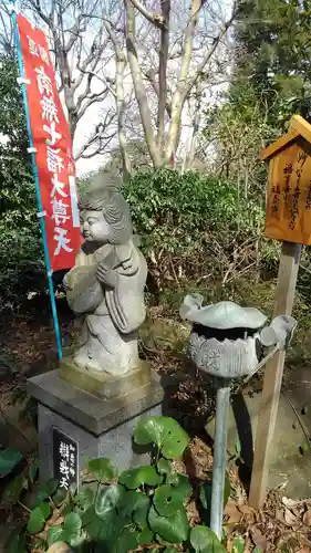 高蔵寺の像