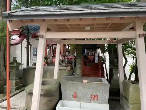 共栄稲荷神社の手水舎