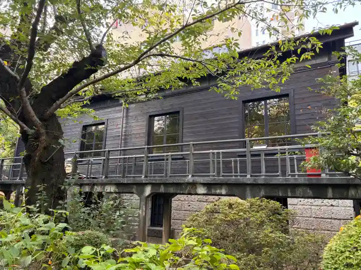 乃木神社の{uncategorized: "未分類", other: "その他", undefined: "問題あり", building: "その他建物", grave: "お墓", sacred_gate: "鳥居", guardian: "狛犬", statue: "像", buddha: "仏像", history: "歴史", nature: "自然", garden: "庭園", animal: "動物", pagoda: "塔", temizu: "手水舎", mountain_gate: "山門・神門", sanctuary: "本殿・本堂", subordinate: "末社・摂社", art: "芸術", scenery: "景色", jizo: "地蔵", ema: "絵馬", goshuin: "御朱印", omikuji: "おみくじ", items: "授与品その他", amulet: "お守り", goshuincho: "御朱印帳", eats: "食事", festival: "お祭り", votive_dance: "神楽", shichigosan: "七五三参", wedding: "結婚式", experience: "体験その他", initially: "初詣", around: "周辺", anti_infection: "感染症対策"}