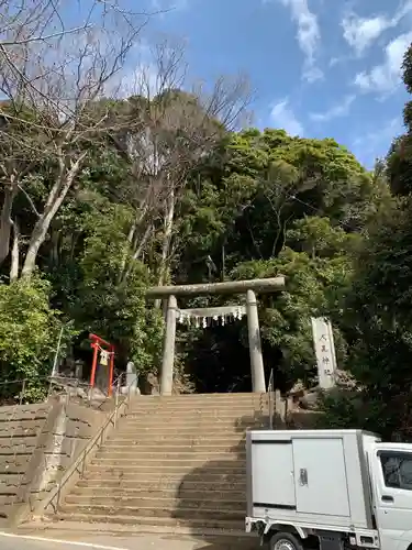 人見神社の鳥居