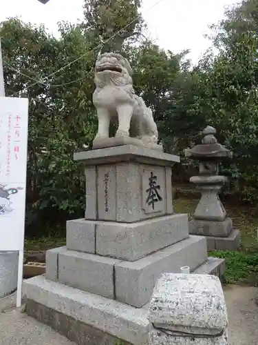 藤ノ木白山神社の狛犬