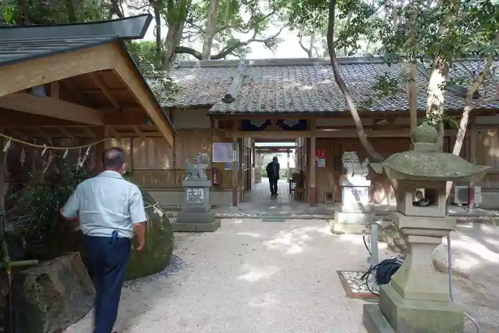 花窟神社の山門・神門