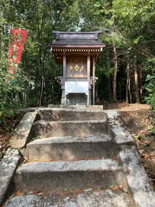 敢國神社の末社・摂社