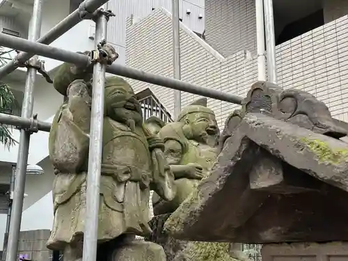 新橋鹽竃神社の像