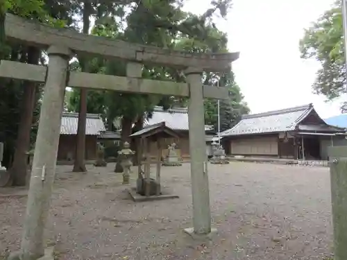 南宮御旅神社の鳥居