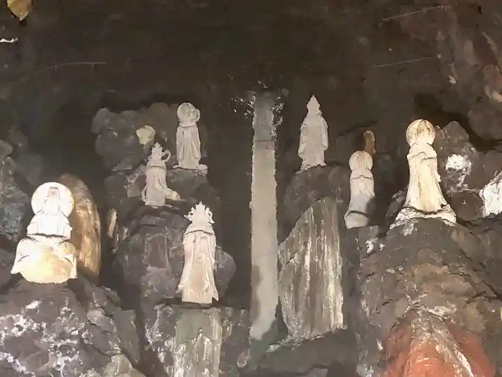 洞窟観音・徳明園・山徳記念館(群馬県)