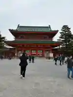 平安神宮の{uncategorized: "未分類", other: "その他", undefined: "問題あり", building: "その他建物", grave: "お墓", sacred_gate: "鳥居", guardian: "狛犬", statue: "像", buddha: "仏像", history: "歴史", nature: "自然", garden: "庭園", animal: "動物", pagoda: "塔", temizu: "手水舎", mountain_gate: "山門・神門", sanctuary: "本殿・本堂", subordinate: "末社・摂社", art: "芸術", scenery: "景色", jizo: "地蔵", ema: "絵馬", goshuin: "御朱印", omikuji: "おみくじ", items: "授与品その他", amulet: "お守り", goshuincho: "御朱印帳", eats: "食事", festival: "お祭り", votive_dance: "神楽", shichigosan: "七五三参", wedding: "結婚式", experience: "体験その他", initially: "初詣", around: "周辺", anti_infection: "感染症対策"}