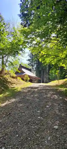 熊野神社の{uncategorized: "未分類", other: "その他", undefined: "問題あり", building: "その他建物", grave: "お墓", sacred_gate: "鳥居", guardian: "狛犬", statue: "像", buddha: "仏像", history: "歴史", nature: "自然", garden: "庭園", animal: "動物", pagoda: "塔", temizu: "手水舎", mountain_gate: "山門・神門", sanctuary: "本殿・本堂", subordinate: "末社・摂社", art: "芸術", scenery: "景色", jizo: "地蔵", ema: "絵馬", goshuin: "御朱印", omikuji: "おみくじ", items: "授与品その他", amulet: "お守り", goshuincho: "御朱印帳", eats: "食事", festival: "お祭り", votive_dance: "神楽", shichigosan: "七五三参", wedding: "結婚式", experience: "体験その他", initially: "初詣", around: "周辺", anti_infection: "感染症対策"}