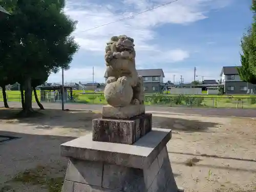 神明社の狛犬