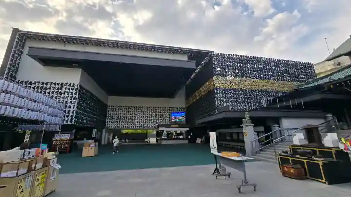 成田山深川不動堂(新勝寺東京別院)の{uncategorized: "未分類", other: "その他", undefined: "問題あり", building: "その他建物", grave: "お墓", sacred_gate: "鳥居", guardian: "狛犬", statue: "像", buddha: "仏像", history: "歴史", nature: "自然", garden: "庭園", animal: "動物", pagoda: "塔", temizu: "手水舎", mountain_gate: "山門・神門", sanctuary: "本殿・本堂", subordinate: "末社・摂社", art: "芸術", scenery: "景色", jizo: "地蔵", ema: "絵馬", goshuin: "御朱印", omikuji: "おみくじ", items: "授与品その他", amulet: "お守り", goshuincho: "御朱印帳", eats: "食事", festival: "お祭り", votive_dance: "神楽", shichigosan: "七五三参", wedding: "結婚式", experience: "体験その他", initially: "初詣", around: "周辺", anti_infection: "感染症対策"}
