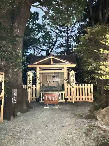 伊勢山皇大神宮の末社