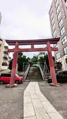白金氷川神社の鳥居