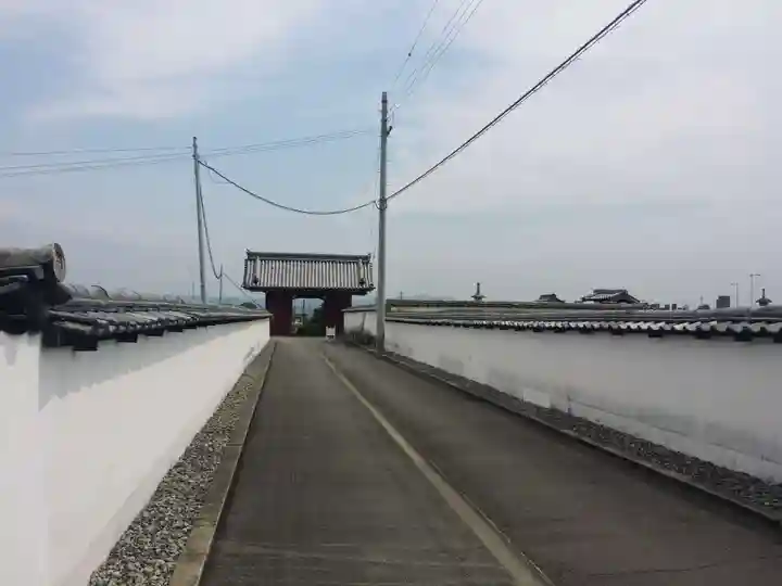 神積寺の山門・神門