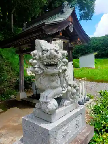 菅布禰神社の狛犬