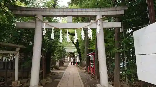 神明氷川神社の鳥居