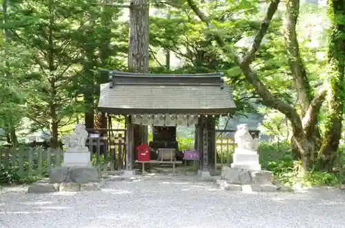 穂高神社奥宮の狛犬