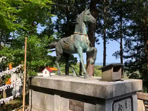 坂本八幡神社の像