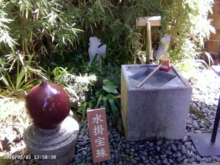 蛇窪神社の{uncategorized: "未分類", other: "その他", undefined: "問題あり", building: "その他建物", grave: "お墓", sacred_gate: "鳥居", guardian: "狛犬", statue: "像", buddha: "仏像", history: "歴史", nature: "自然", garden: "庭園", animal: "動物", pagoda: "塔", temizu: "手水舎", mountain_gate: "山門・神門", sanctuary: "本殿・本堂", subordinate: "末社・摂社", art: "芸術", scenery: "景色", jizo: "地蔵", ema: "絵馬", goshuin: "御朱印", omikuji: "おみくじ", items: "授与品その他", amulet: "お守り", goshuincho: "御朱印帳", eats: "食事", festival: "お祭り", votive_dance: "神楽", shichigosan: "七五三参", wedding: "結婚式", experience: "体験その他", initially: "初詣", around: "周辺", anti_infection: "感染症対策"}