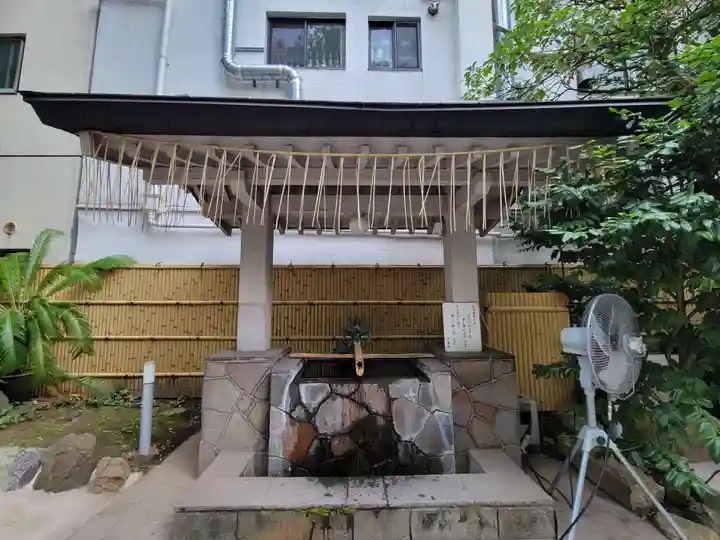 銀杏岡八幡神社の手水舎