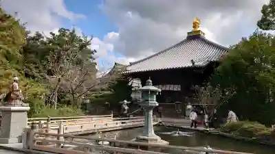 霊山寺の{uncategorized: "未分類", other: "その他", undefined: "問題あり", building: "その他建物", grave: "お墓", sacred_gate: "鳥居", guardian: "狛犬", statue: "像", buddha: "仏像", history: "歴史", nature: "自然", garden: "庭園", animal: "動物", pagoda: "塔", temizu: "手水舎", mountain_gate: "山門・神門", sanctuary: "本殿・本堂", subordinate: "末社・摂社", art: "芸術", scenery: "景色", jizo: "地蔵", ema: "絵馬", goshuin: "御朱印", omikuji: "おみくじ", items: "授与品その他", amulet: "お守り", goshuincho: "御朱印帳", eats: "食事", festival: "お祭り", votive_dance: "神楽", shichigosan: "七五三参", wedding: "結婚式", experience: "体験その他", initially: "初詣", around: "周辺", anti_infection: "感染症対策"}