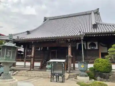 極楽寺の本殿・本堂