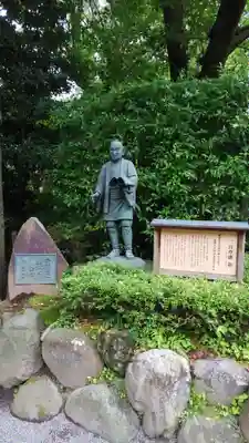報徳二宮神社の像