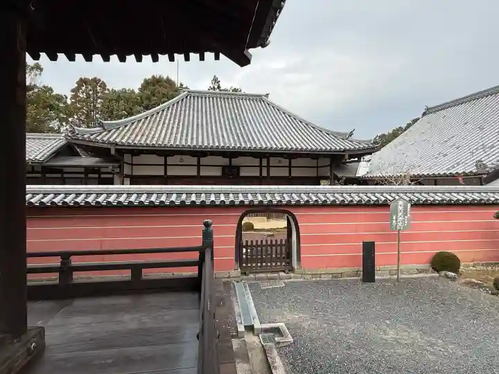 當麻寺 奥院の{uncategorized: "未分類", other: "その他", undefined: "問題あり", building: "その他建物", grave: "お墓", sacred_gate: "鳥居", guardian: "狛犬", statue: "像", buddha: "仏像", history: "歴史", nature: "自然", garden: "庭園", animal: "動物", pagoda: "塔", temizu: "手水舎", mountain_gate: "山門・神門", sanctuary: "本殿・本堂", subordinate: "末社・摂社", art: "芸術", scenery: "景色", jizo: "地蔵", ema: "絵馬", goshuin: "御朱印", omikuji: "おみくじ", items: "授与品その他", amulet: "お守り", goshuincho: "御朱印帳", eats: "食事", festival: "お祭り", votive_dance: "神楽", shichigosan: "七五三参", wedding: "結婚式", experience: "体験その他", initially: "初詣", around: "周辺", anti_infection: "感染症対策"}