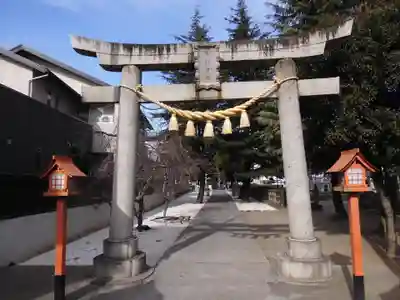 草加神社の鳥居