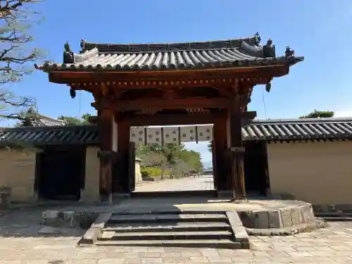 法隆寺の山門・神門
